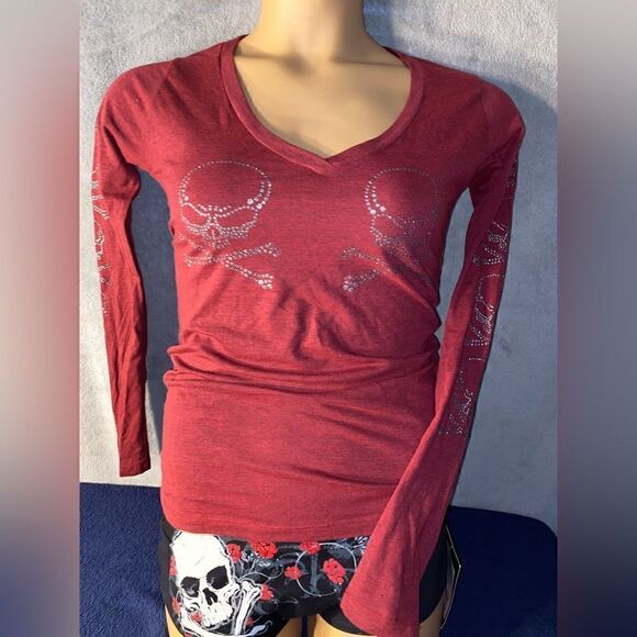 Sparkle Skull Crossbones Top - Picture 2 of 4